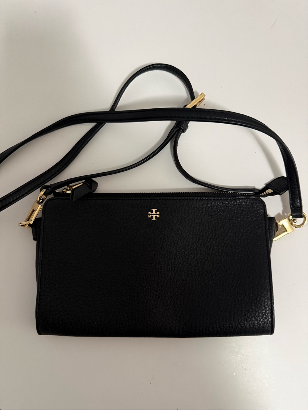 Like new Tory Burch Black Pebbled Leather Crossbody with Gold Hardware